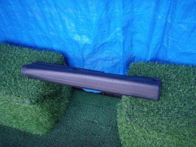 ★　GC8　スバル　インプレッサ　サイドステップ 右後　ロッカーモール　塗無黒　200168JJ