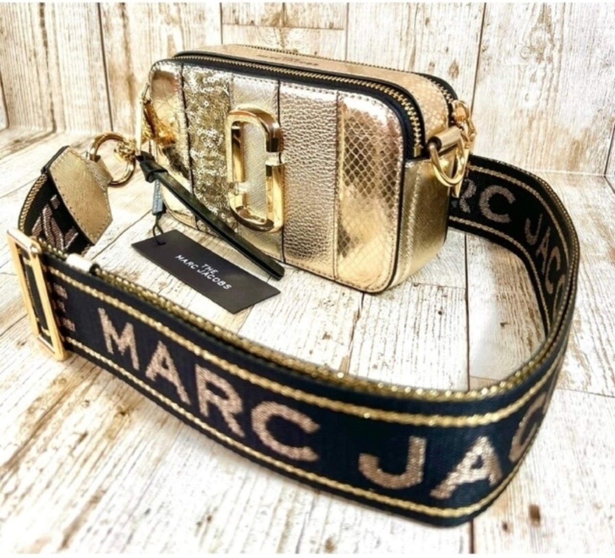  [送料無料][新品、未使用]MARC JACOBS マークジェイコブス スナップショット カメラバッグ ショルダーバッグ ライトゴールド718
