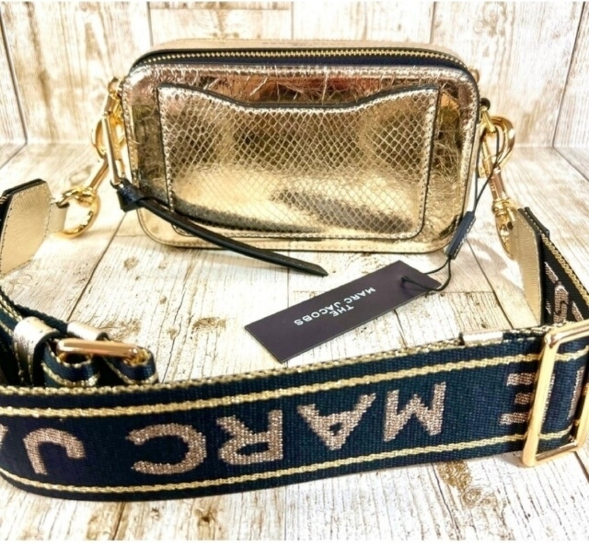  [送料無料][新品、未使用]MARC JACOBS マークジェイコブス スナップショット カメラバッグ ショルダーバッグ ライトゴールド718