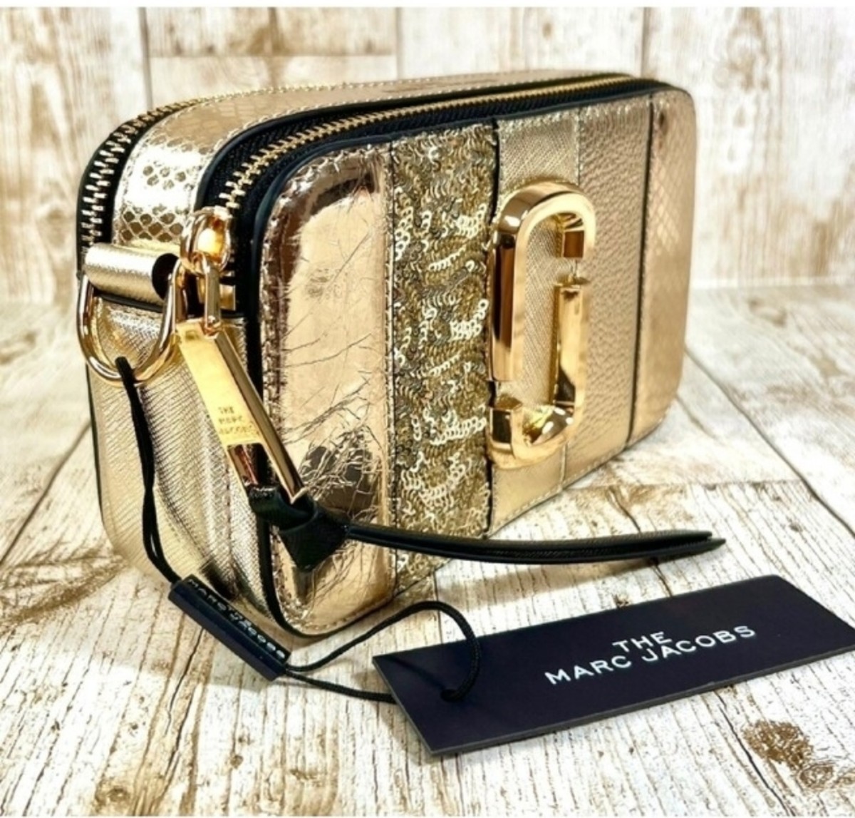  [送料無料][新品、未使用]MARC JACOBS マークジェイコブス スナップショット カメラバッグ ショルダーバッグ ライトゴールド718