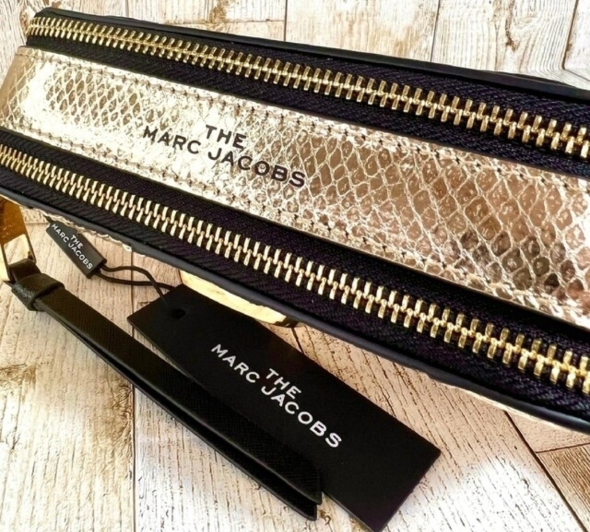  [送料無料][新品、未使用]MARC JACOBS マークジェイコブス スナップショット カメラバッグ ショルダーバッグ ライトゴールド718