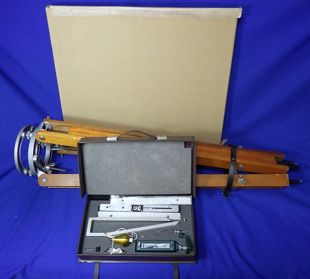 □平板測量3点セット♪♪測板新品☆木製三脚☆アリダードセット☆USED 