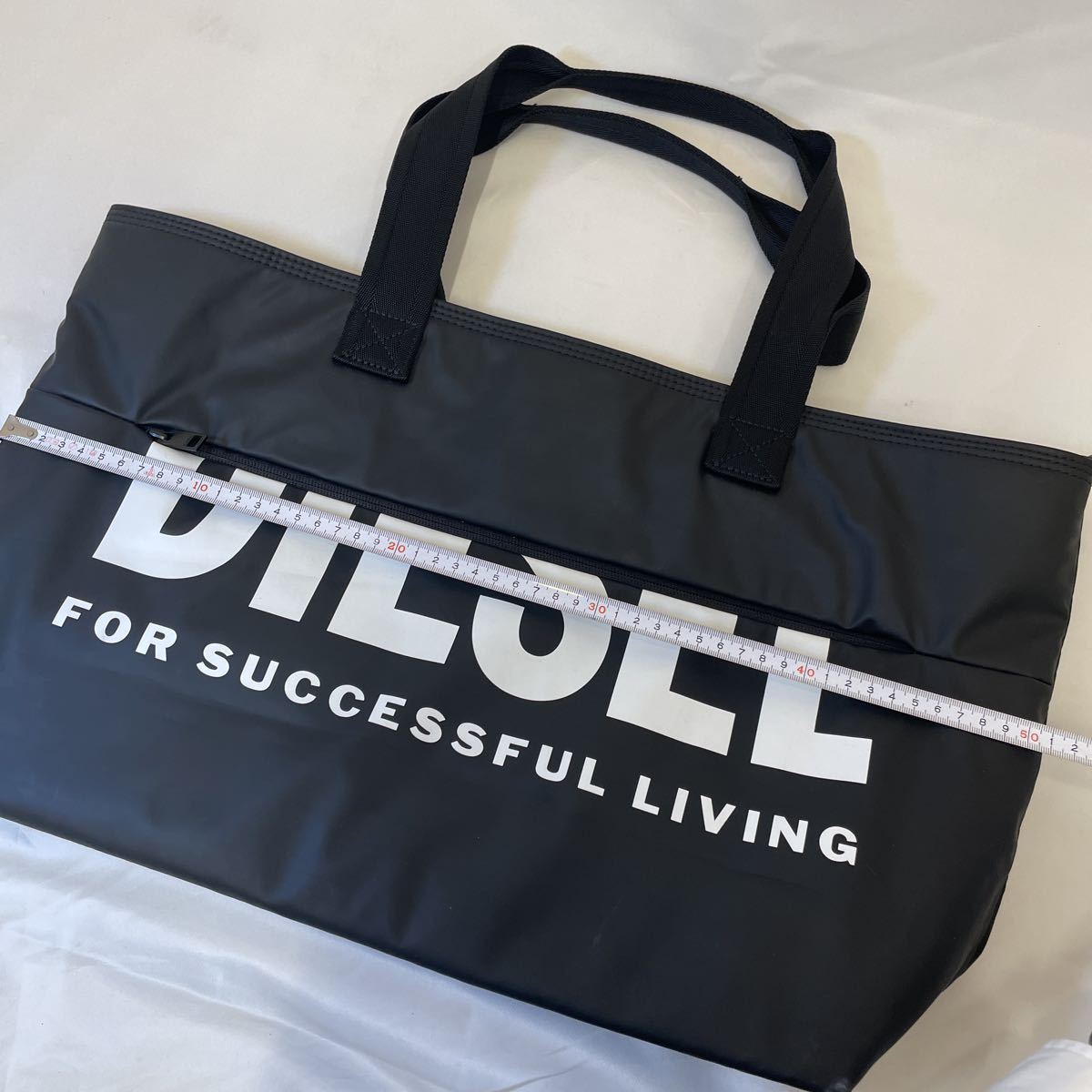DIESEL トートバッグ 黒と白 ロゴプリント DIESEL トートバッグ 