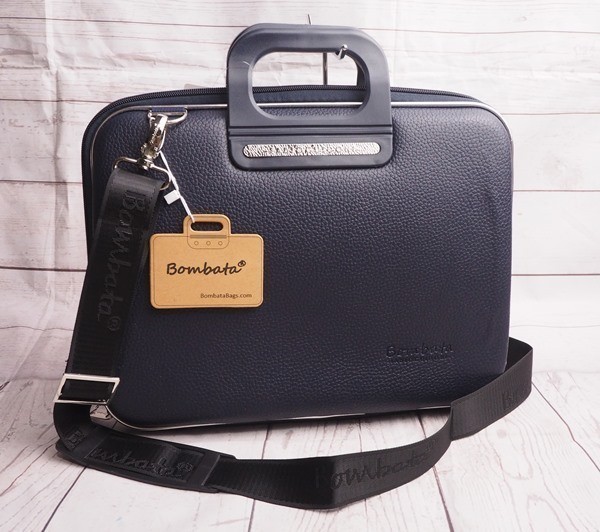 Bombata 美品 ボンバータ PCバッグ ブリーフケース 新品定価1.1万円 