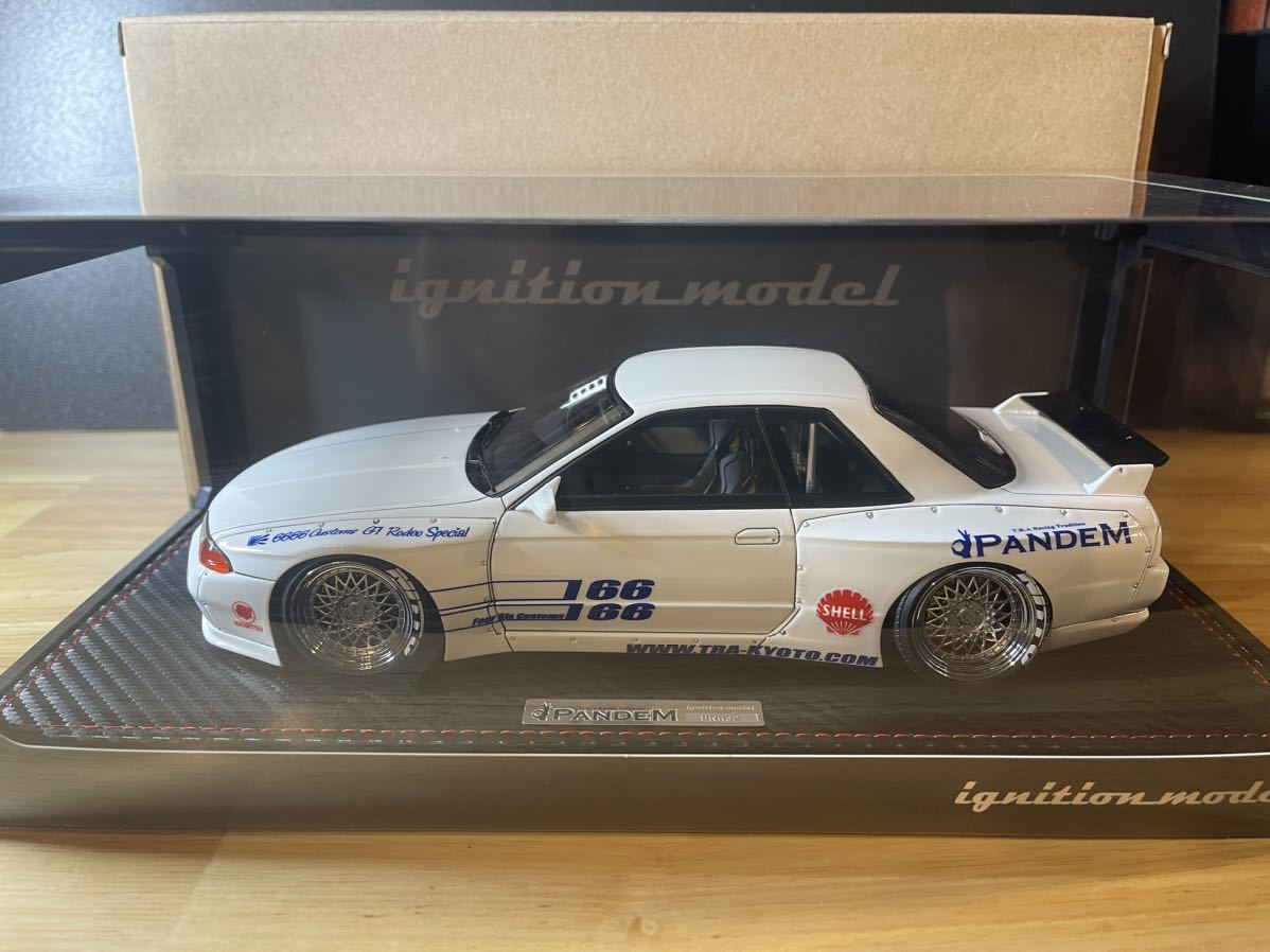 イグニッションモデル R32 pandem パンデム 1/18 ホワイト