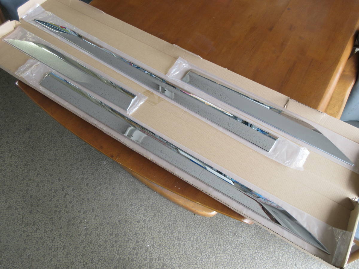 ≪新品未使用★2019年4月～現行型RAV4用サイドメッキガーニッシュ/サイドメッキモール★1台分セット!!≫