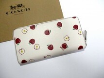 76546  コーチ　長財布　ホワイト×アップル COACH 長財布 新品 未使用 正規品 アラウンド ファスナー レディース