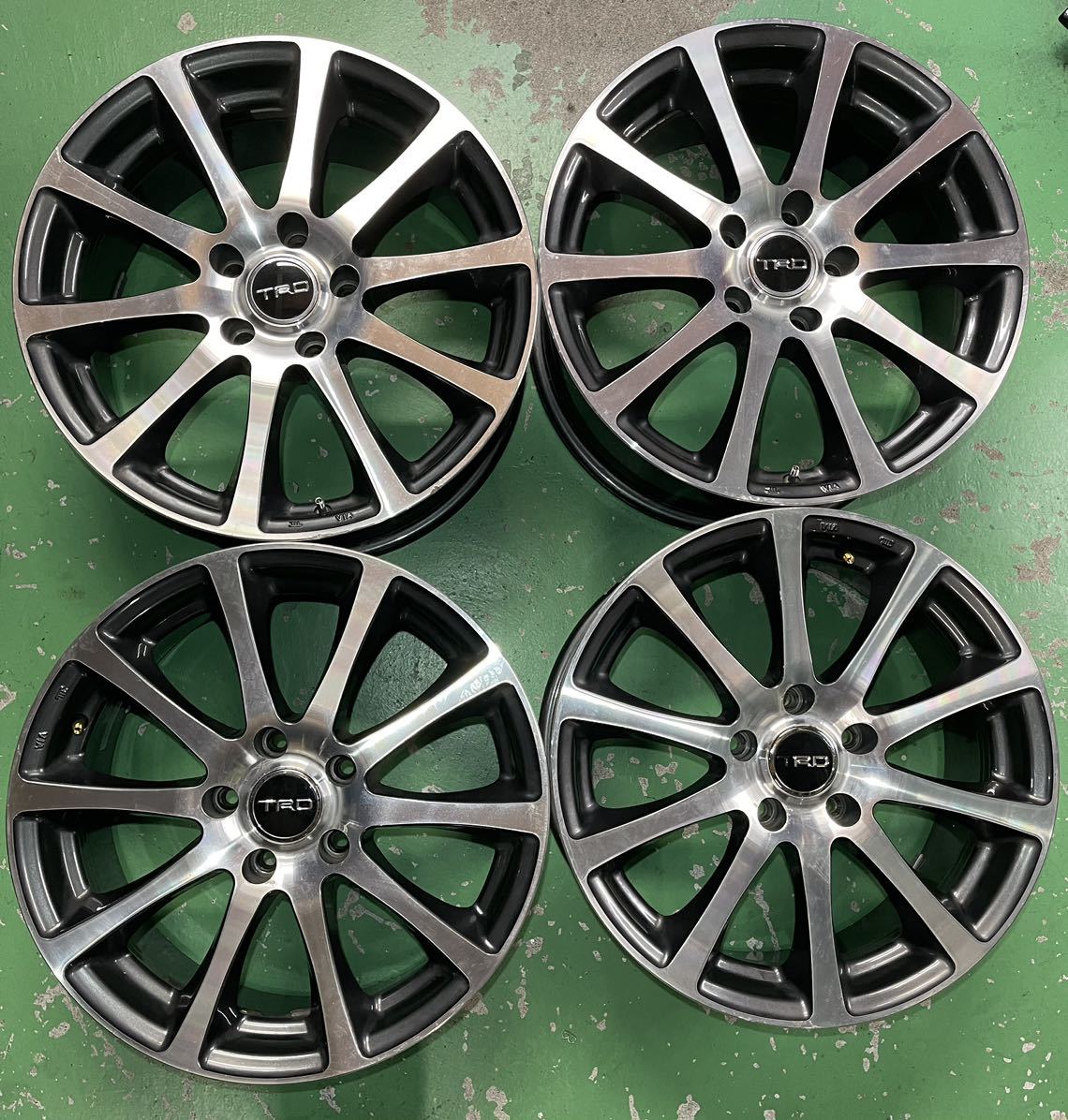 中古 4本 TRD TF4A 17インチ、7J、インセット＋40 