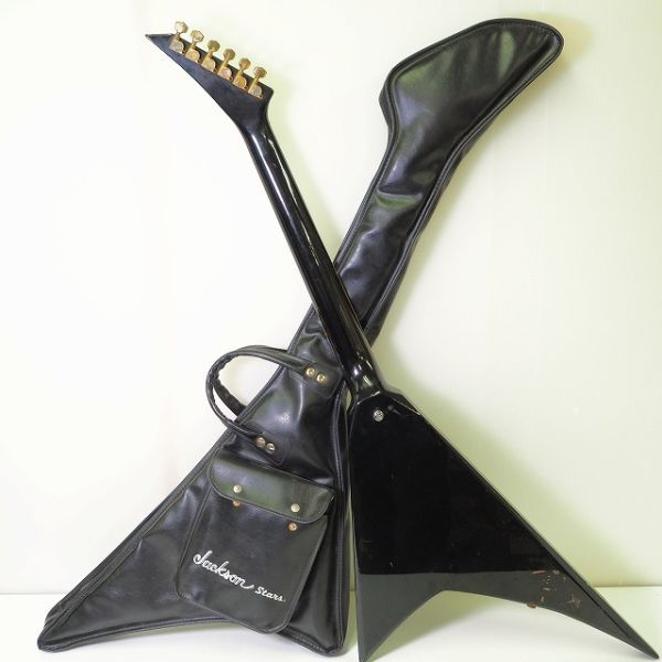 ランディVタイプ エレキギター Jackson Starsケー付き シャーク