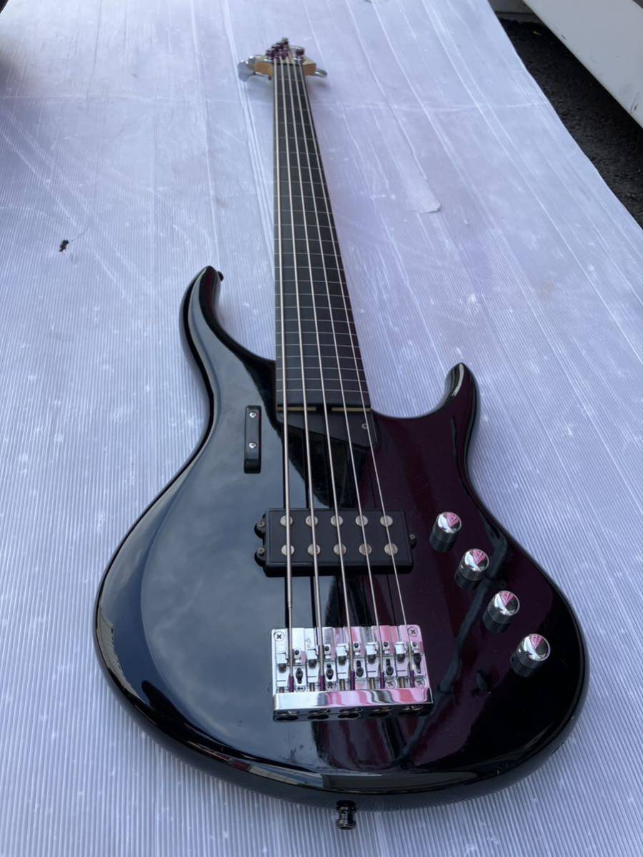 ▽【1円スタート】MTD Kingston 中古 6弦ベース ハードケース付き 