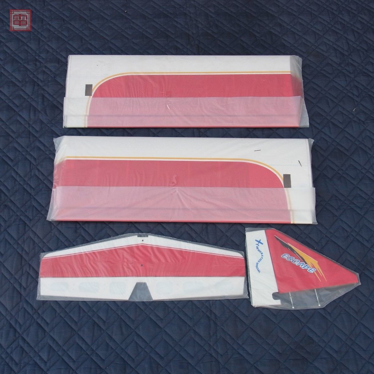未組立 エスケープ 40-52 ARF レッド系 RC ラジコン 飛行機 ESCAPE【EB