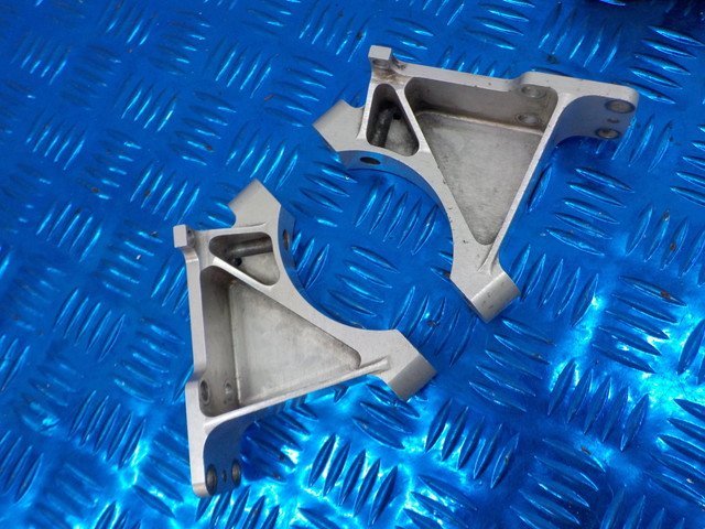 D260○○オーリンズ 倒立フロントフォーク用 キャリパーサポート