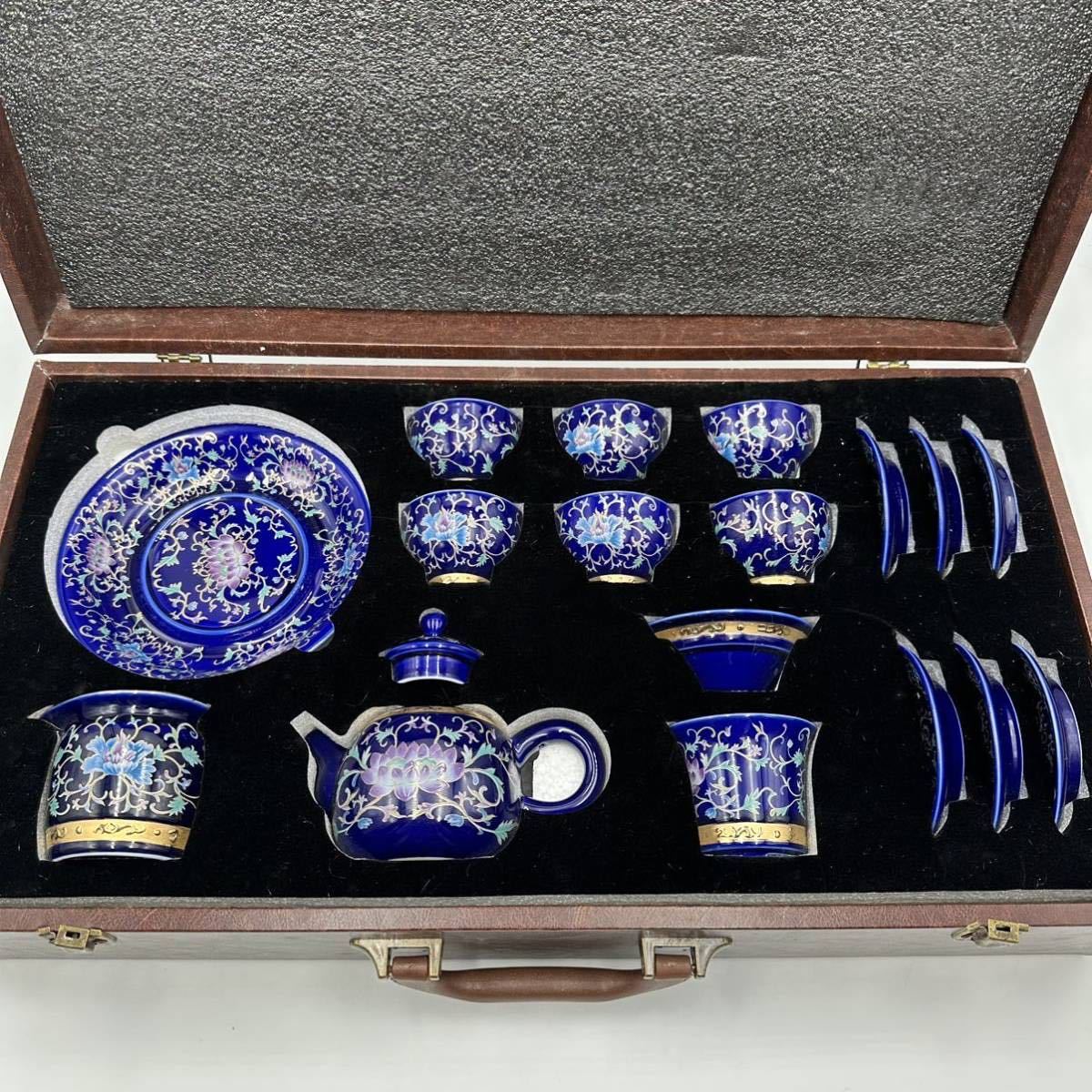 中国古美術・珍蔵珐琅彩と鎏金茶壺・陶磁器・置物・酒道具・純手描き・極細工・箱付 未使用 景徳鎮 描金琺瑯彩 茶器 金彩 色絵 急須 茶器セット 藍色