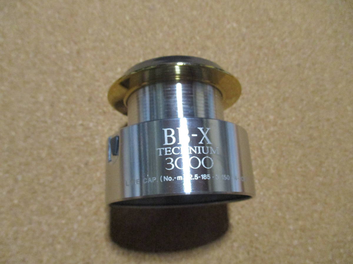 人気定番，本物保証 シマノ　01　BB-X　テクニウム　3000　替えスプール付き