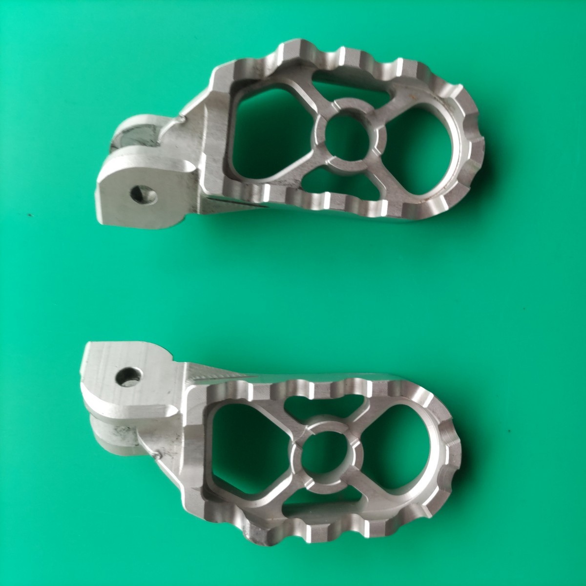 Ducati ドゥカティ スクランブラー ドゥカティパフォーマンス アルミビレットエンデューロ フットペグ　中古