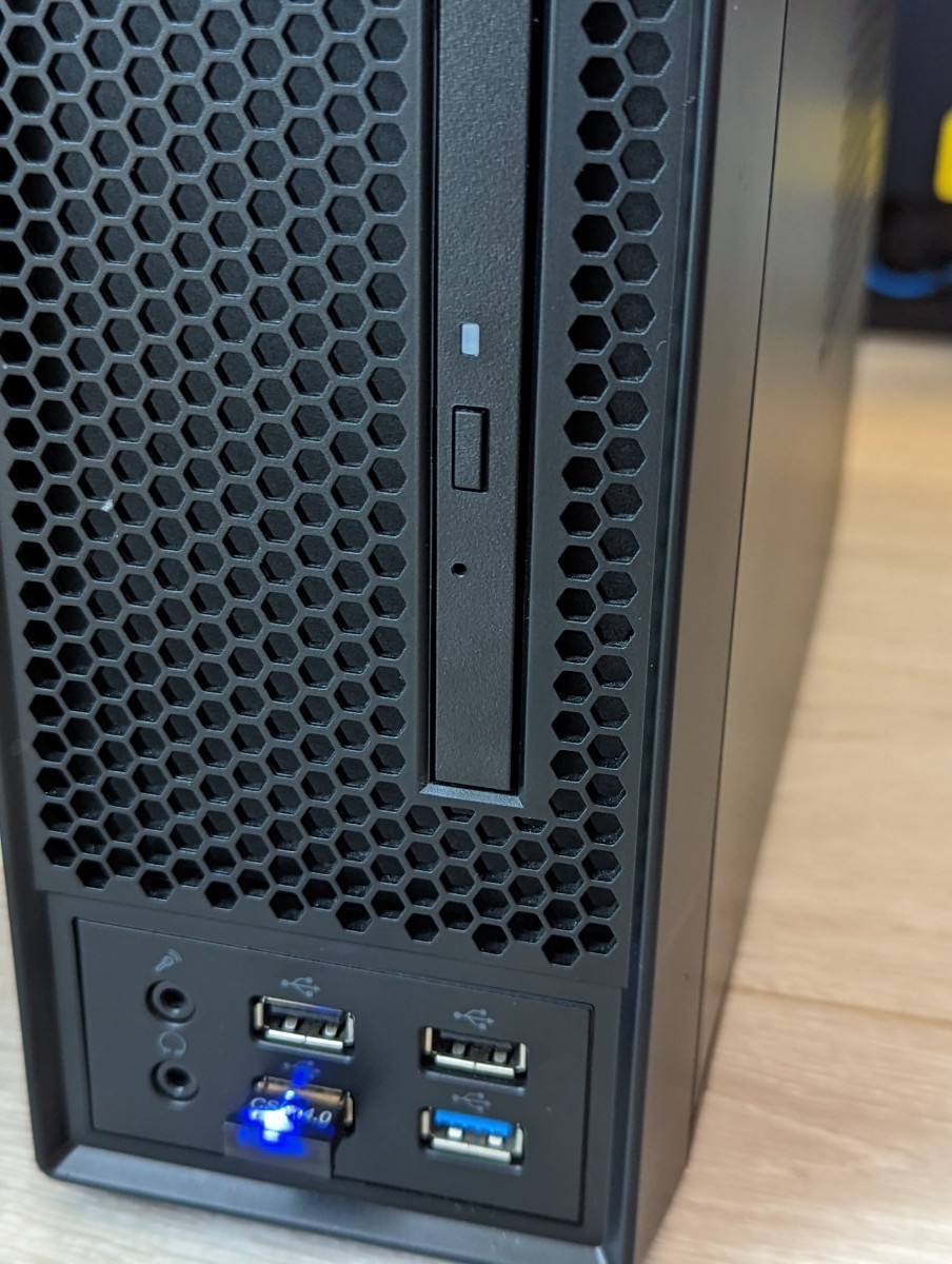 自作小型ゲーミングPC Ryzen5 1600X ⁄128GB⁄8GB⁄RX560 キューブPC・ミニPC