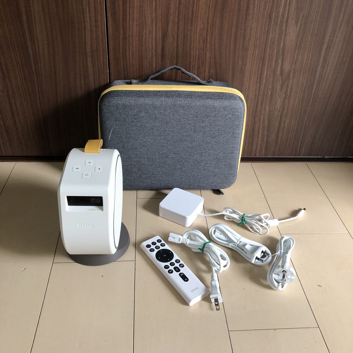 BenQ　 GV30 　プロジェクター　　通電確認済み