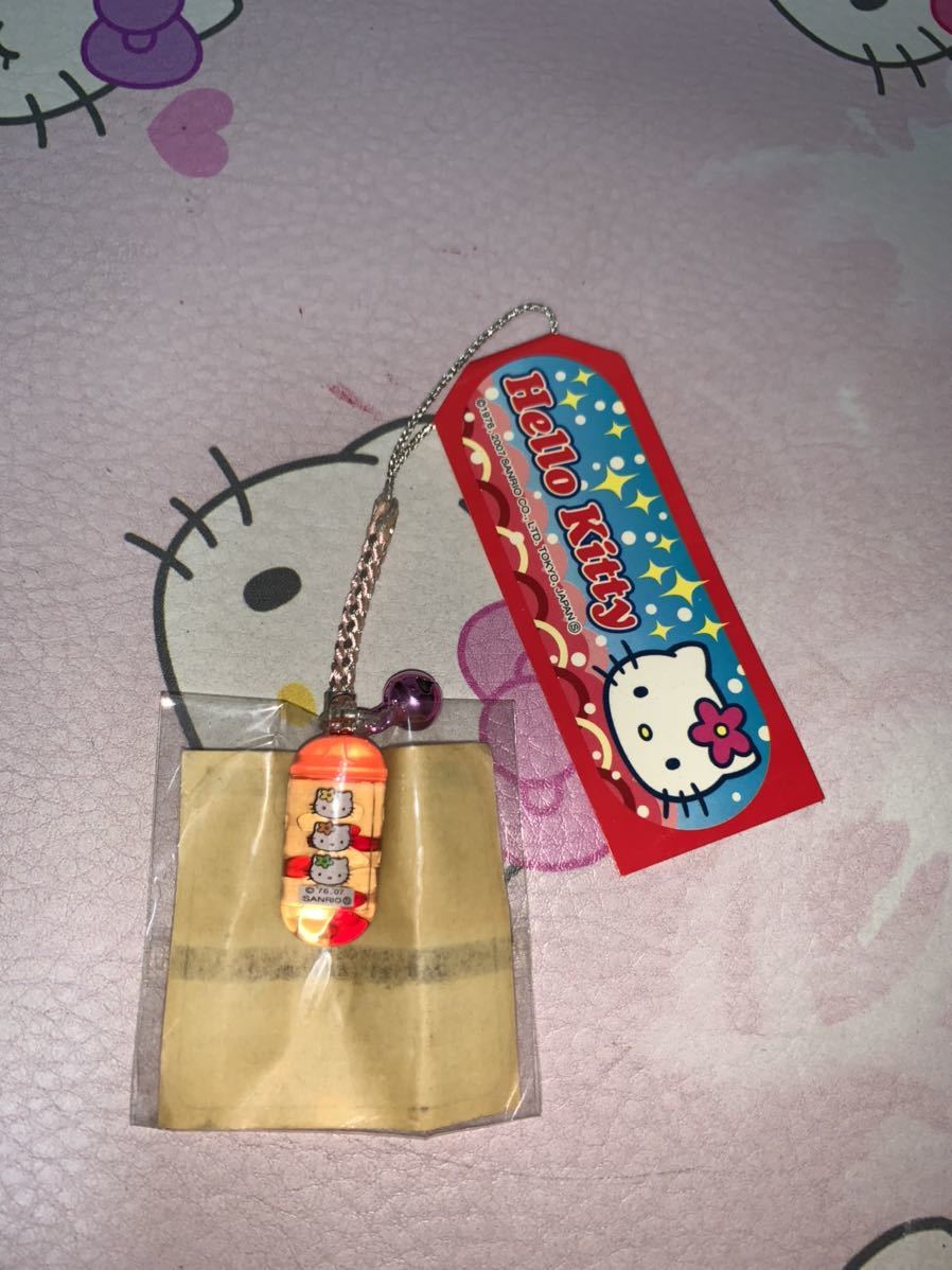 Hello Kittyカプセルリキッド根付け