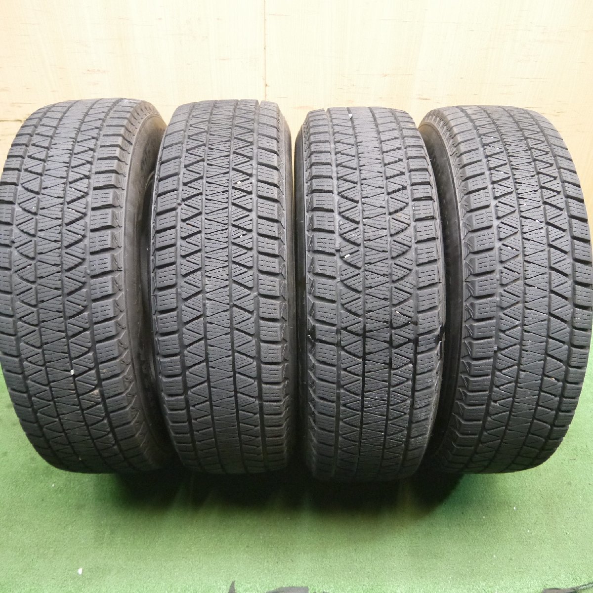 バリ溝！19年！9分☆スタッドレス 215/70R16 ブリヂストン ブリザック 