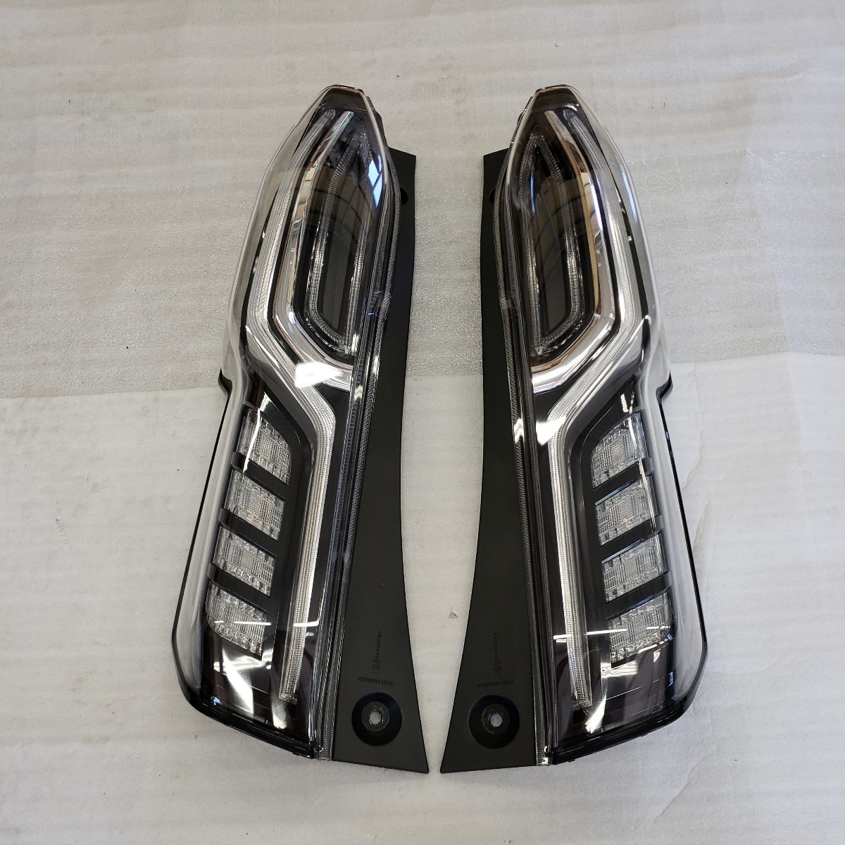 ホンダ N-BOX JF3 JF4 カスタム LEDテールランプ 左右セット