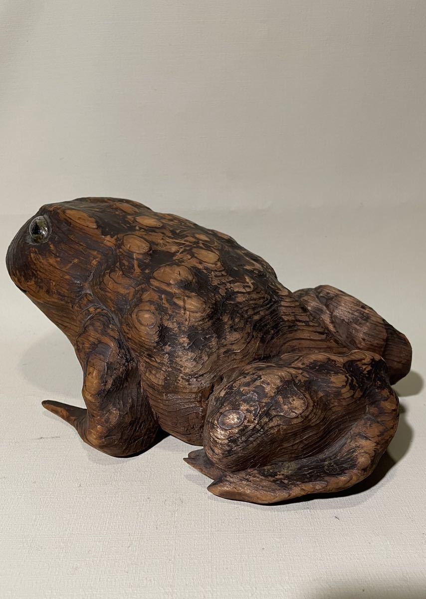 江戸・明治 木彫り蛙 縁起物 時代物・置物 カエル 一刀彫 玉眼(仏像