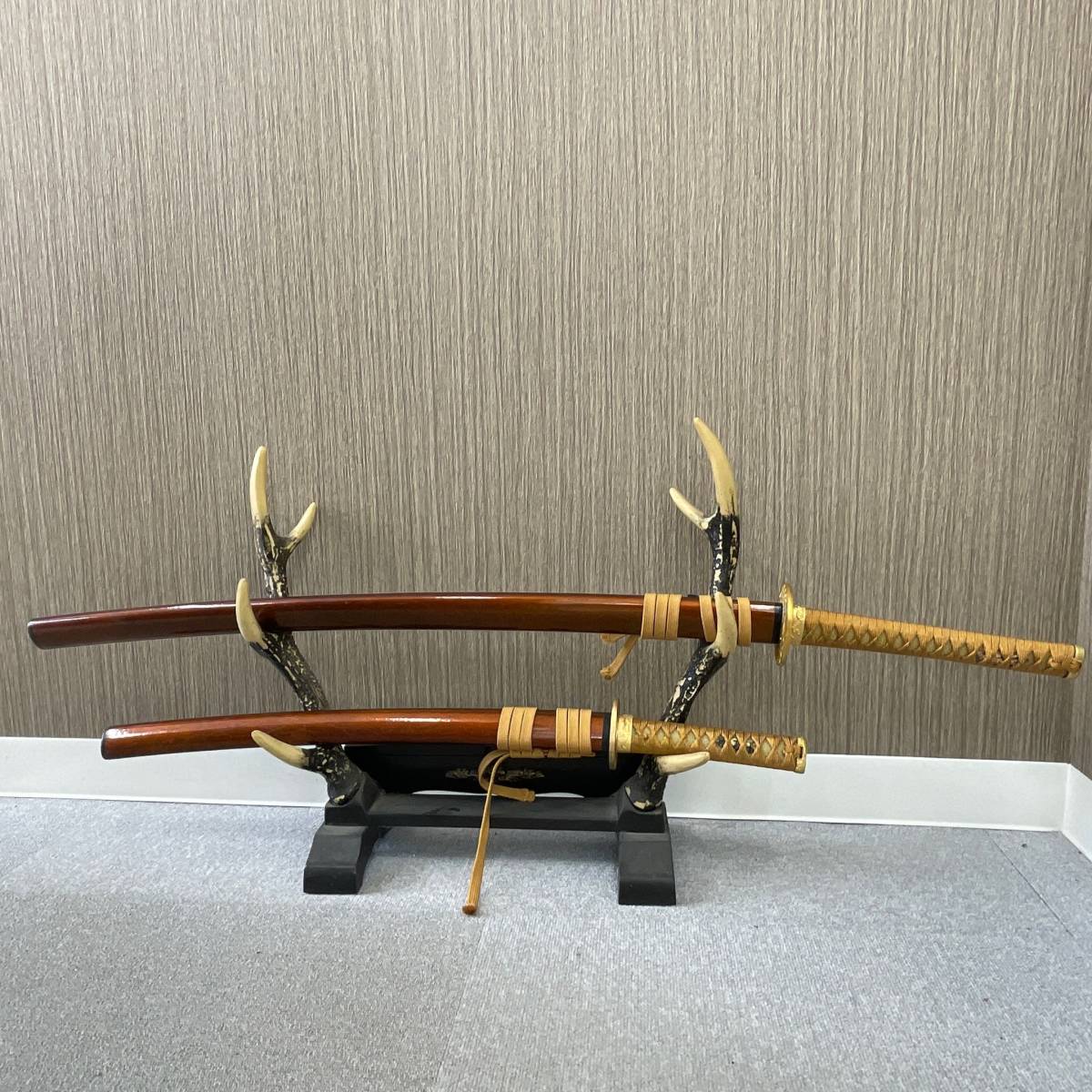 美品 模造刀 居合刀 打刀 脇差 2本セット 拵え揃い 黒柄
