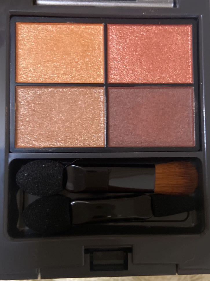 &be アンドビー　アイシャドウ　サンドブラウン_2