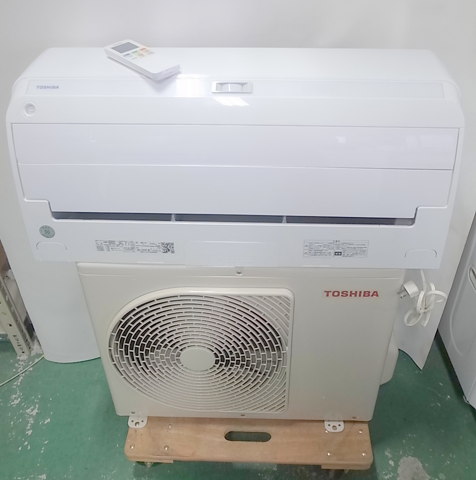 TOSHIBA [おもに14畳用 /200V] 2022年製 Used/美品 ☆TOSHIBA/東芝☆ルームエアコン☆RAS-J221ART☆2022年製☆中古品