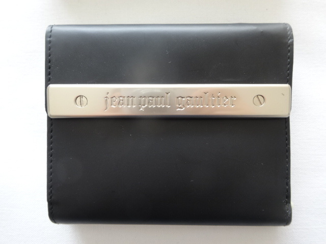 即決未使用品♪ジャンポールゴルチエ メタルプレート黒本革財布 【公式 