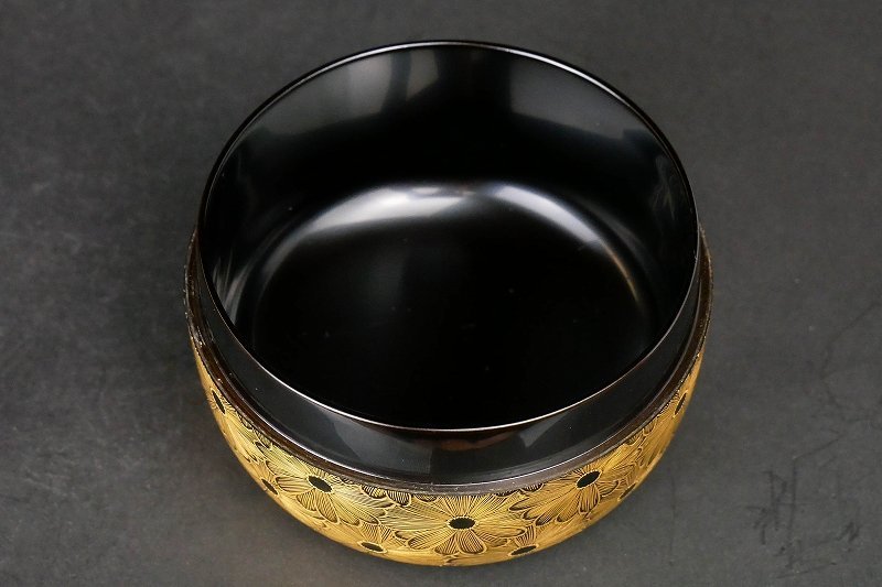 幸 金沢茶匠の蔵】輪島塗の名工『角野岩次』造 沈金 菊 平棗 裏千家