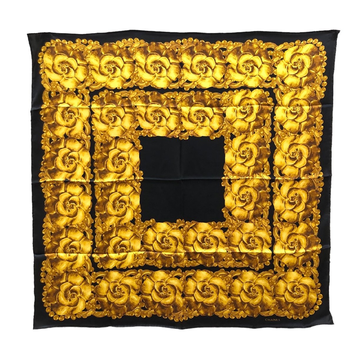 シャネル シルク100％ カメリア柄 スカーフ 黒×ゴール後カラー