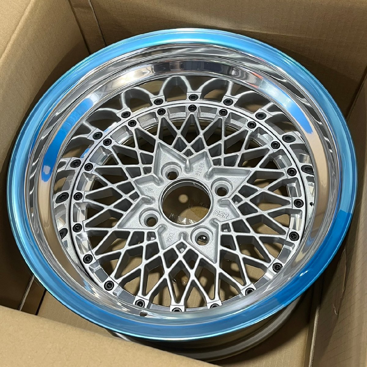 復刻盤 新品 即納 センターキャップ付 SSR FORMULA MESH 15インチ 9J 