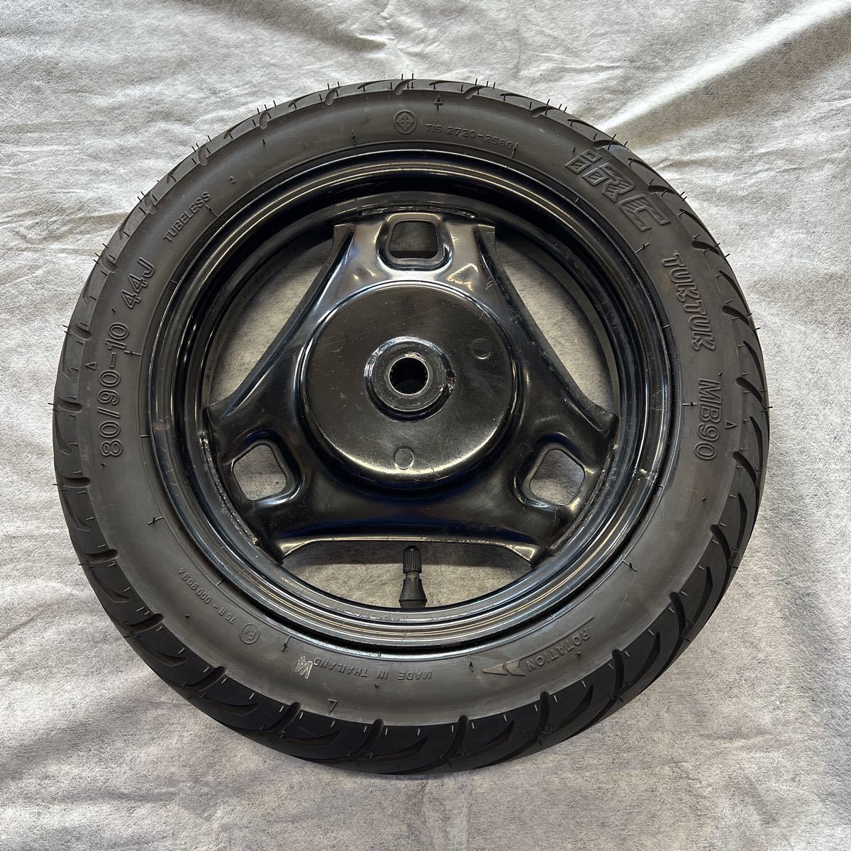 スズキ純正部品　レッツ4リヤホイール　タイヤ付き　80/90-10　CA41A CA43A CA45A CA46A UZ50 Let's4