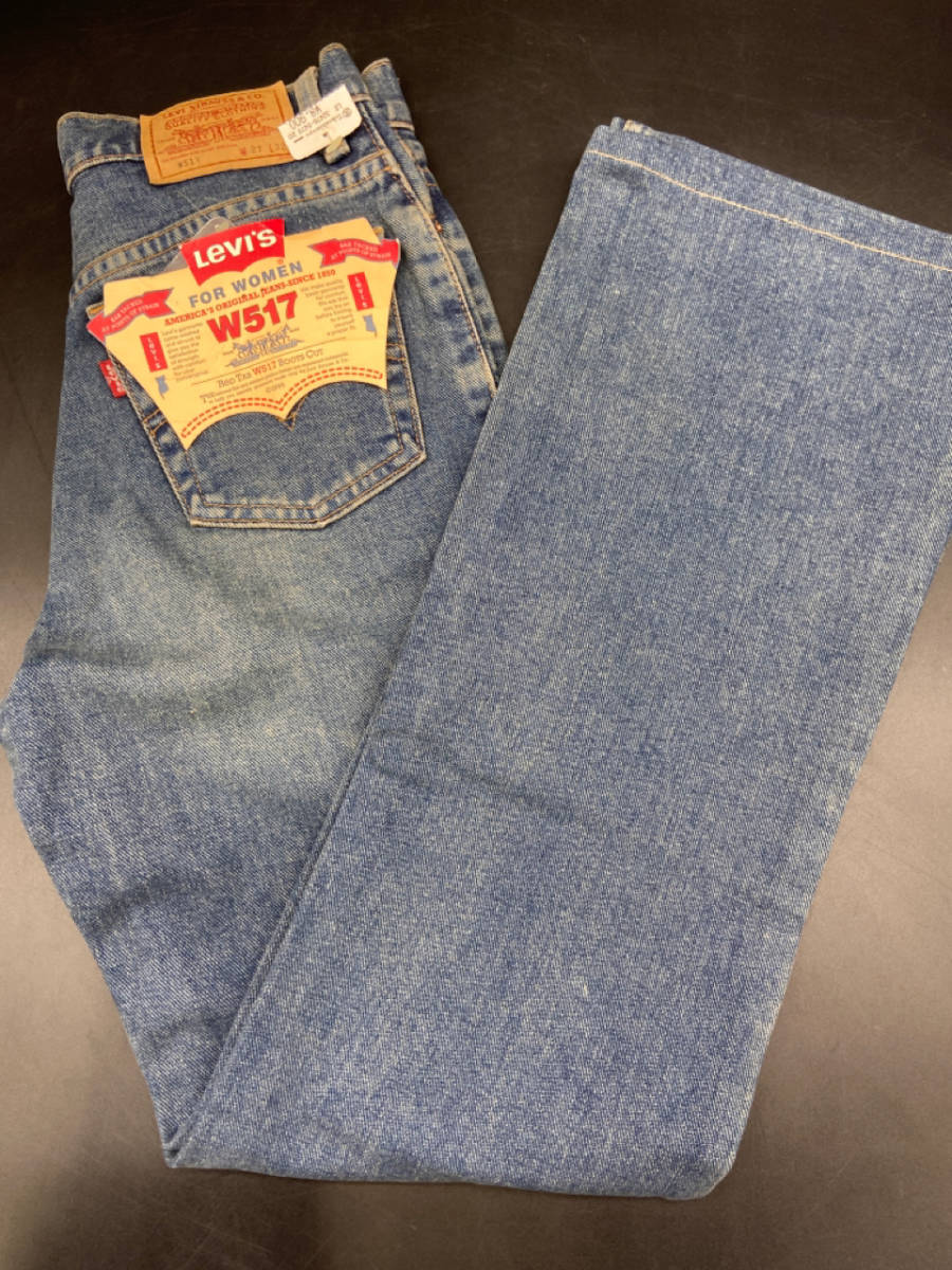 J611〔未使用保管品〕リーバイス　W517 W27 L32 定価8900- 股下約71cm レディース