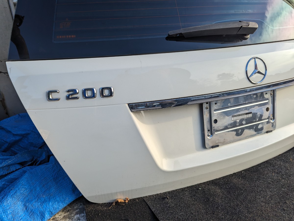 メルセデスベンツ　mercedesbenz　w204　Cクラス　純正　リアゲート　バックドア　トランク　ブレーキランプ　エンブレム　白 - W204 Mercedes-Benz フロント用AMG Estate ダイヤモンドグリル
