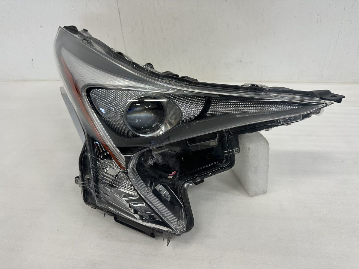 トヨタ純正 ZVW52 プリウス PHV LED プリウスPHV ZVW52 左ライト