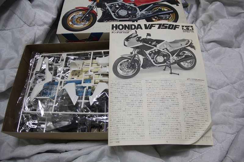 1⁄12 CBR400F バイクプラモデル タミヤ 1⁄12 オートバイシリーズ 2TE44