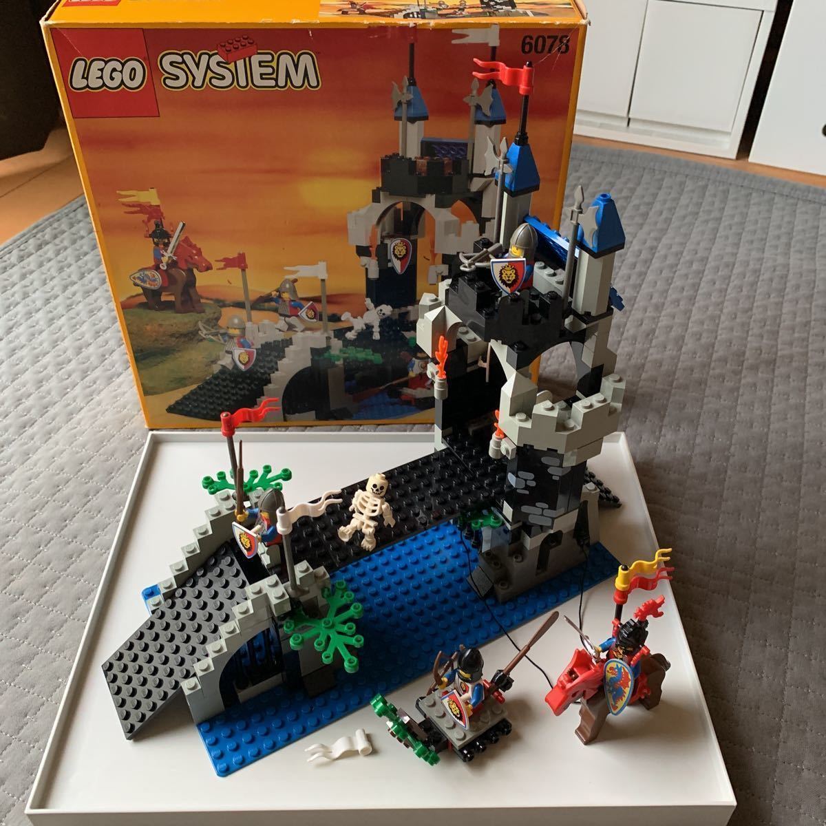 LEGO 6078 お城シリーズ ガイコツの塔 組立済み 中古品 1995 オールド 