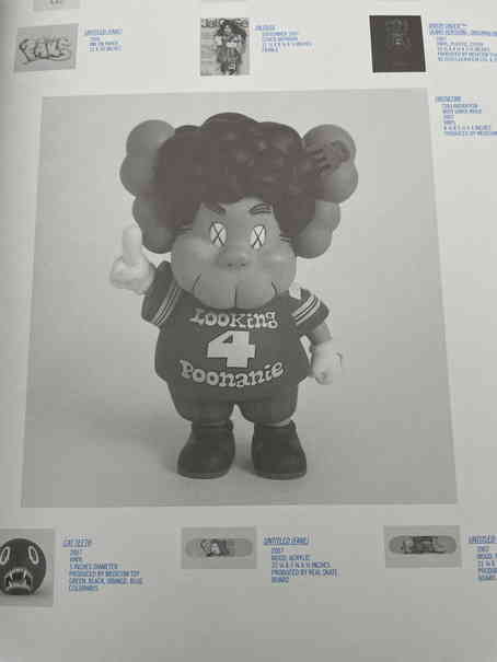 KAWS カウズ 直筆サイン入りKAWS作品集 - メルカリ 作品集 公式通販