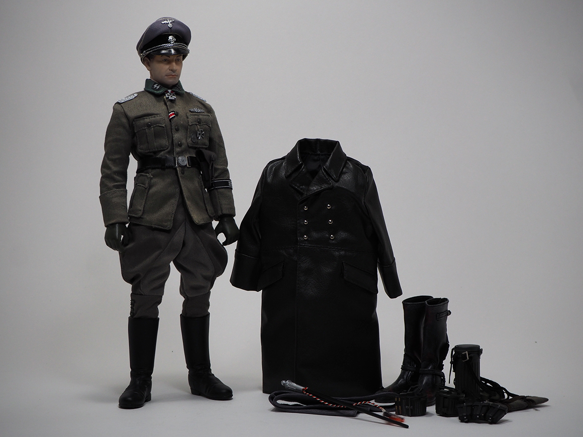 1/6 ドイツ軍フィギュア (コート / 制服 / ベルト / ブーツ / 小物