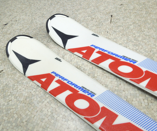 【美品】　ATOMIC performer 130cm スキー板　キッズ ATOMIC ジュニアスキー 130cm PERFORMER 子供用 ビンディング付き板