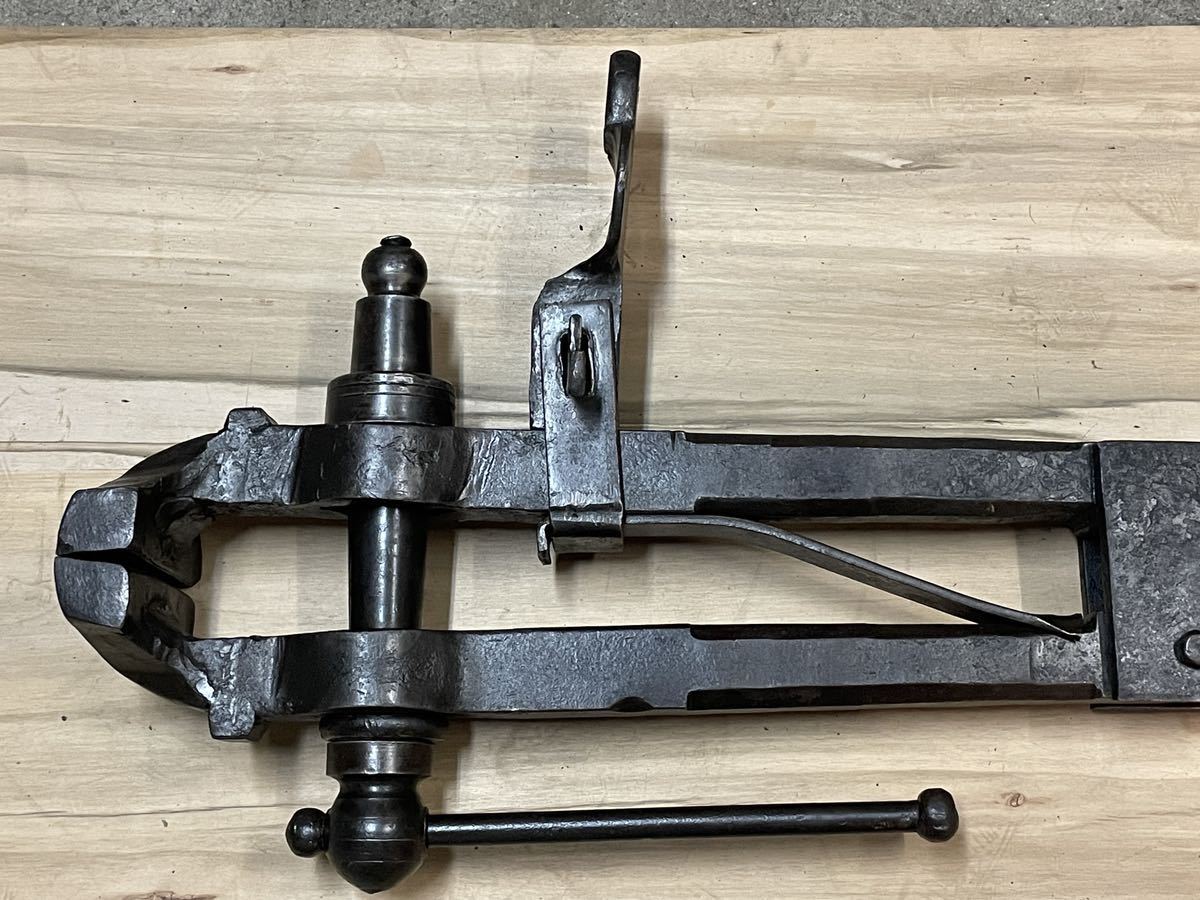 縦万力 立万力 縦型万力 leg vise 品 鍛冶屋 口金幅150mm 重量43kgの 
