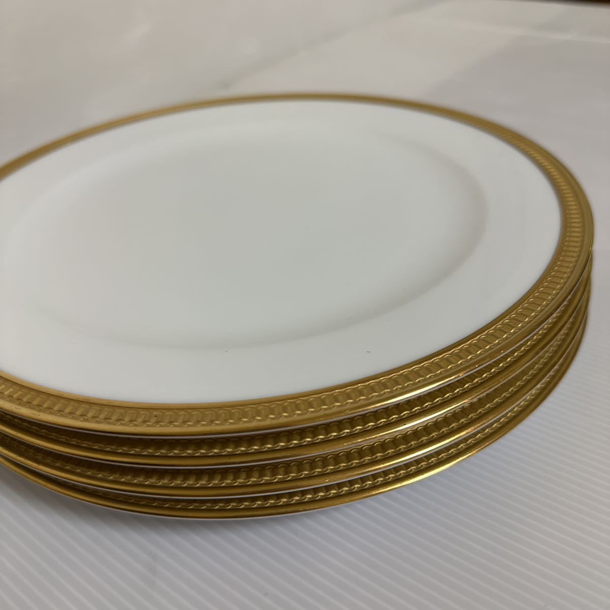 OKURA 大倉陶園 26cm 金彩 K02063大倉陶園 2026年最新Yahoo!オークション オークラ瑠璃片葉金蝕 ディナー 白磁 -大倉陶園 カップ＆ソーサー デミタスカップ＆ソーサー 皇室 784[K]OKURA大倉陶園瑠璃片葉&frasl;金彩&frasl;ベーカー&frasl;プレート&frasl;皿 プレートの中古品・新品 皇室御用達