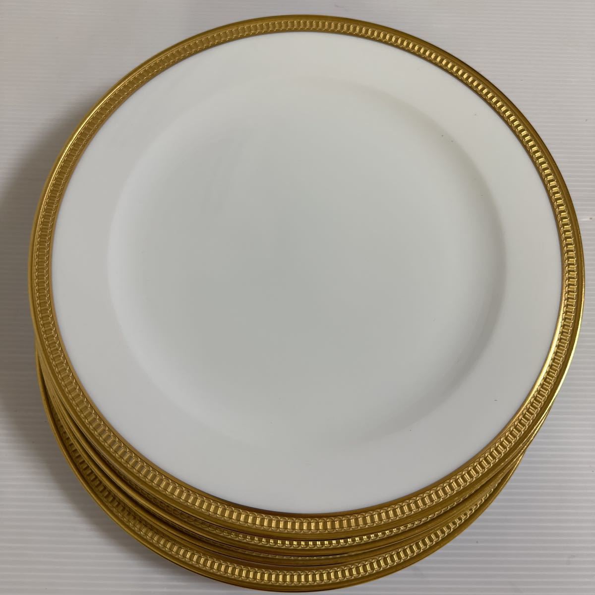 OKURA 大倉陶園 26cm 金彩 K02063大倉陶園 2026年最新Yahoo!オークション オークラ瑠璃片葉金蝕 ディナー 白磁 -大倉陶園 カップ＆ソーサー デミタスカップ＆ソーサー 皇室 784[K]OKURA大倉陶園瑠璃片葉&frasl;金彩&frasl;ベーカー&frasl;プレート&frasl;皿 プレートの中古品・新品 皇室御用達