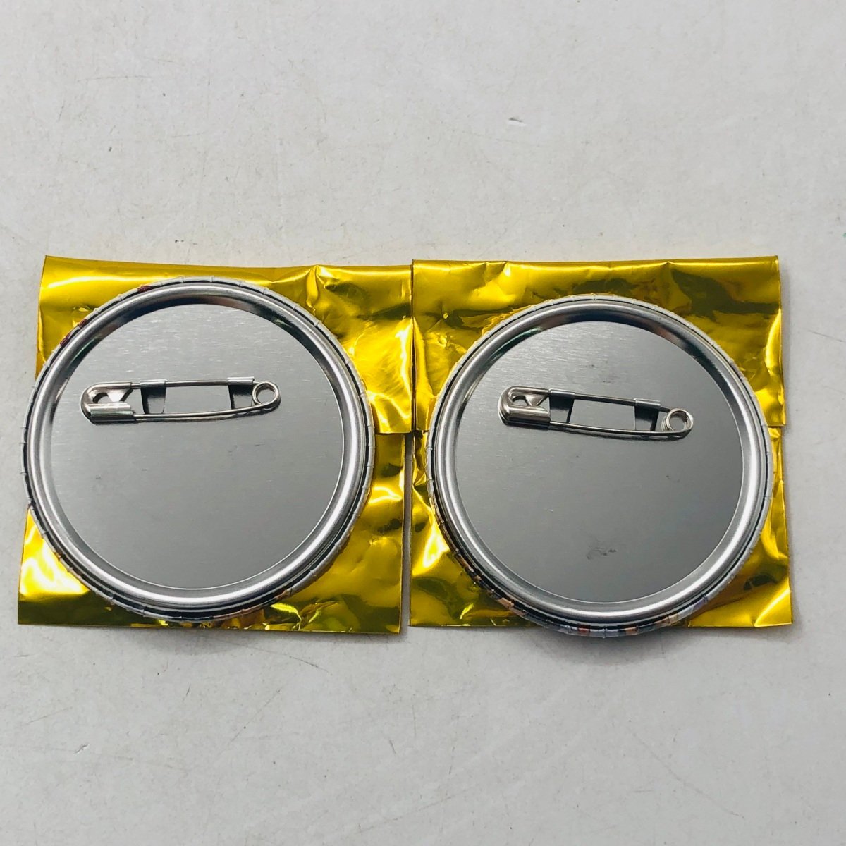 中古品 にじさんじ 4th Anniversary LIVE FANTASIA 缶バッジ Day2 