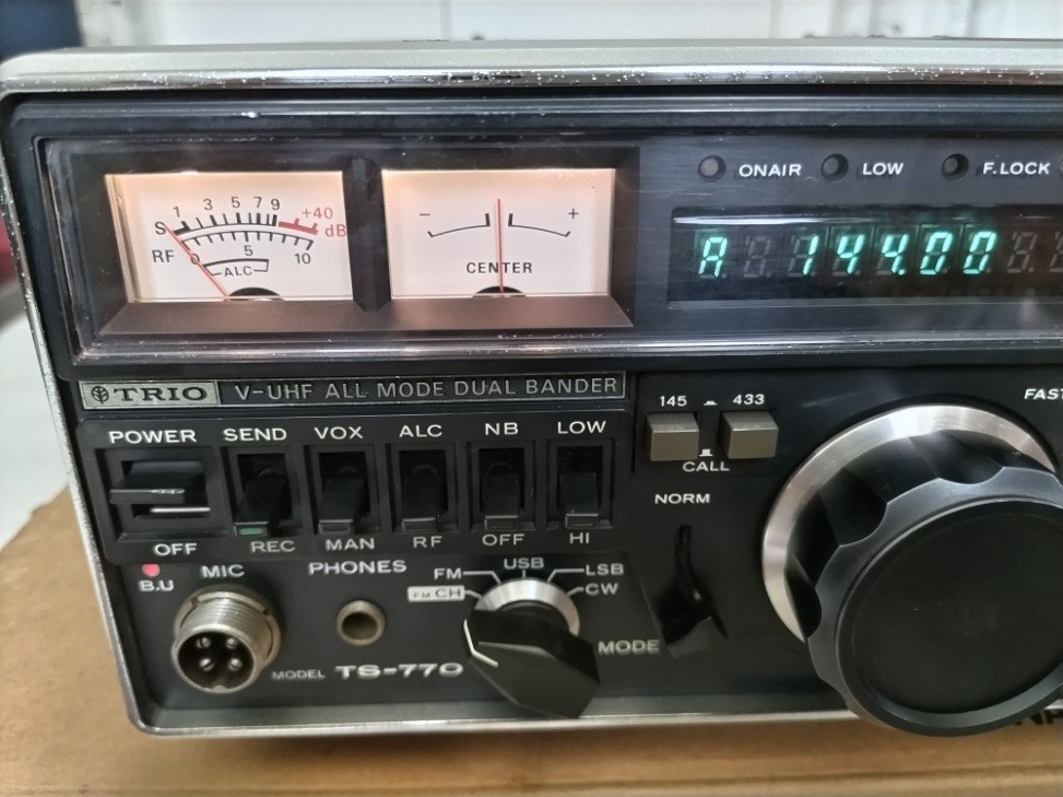 超激得，定番 TS-770 TRIO 144 430MHz オールモードトランシーバー