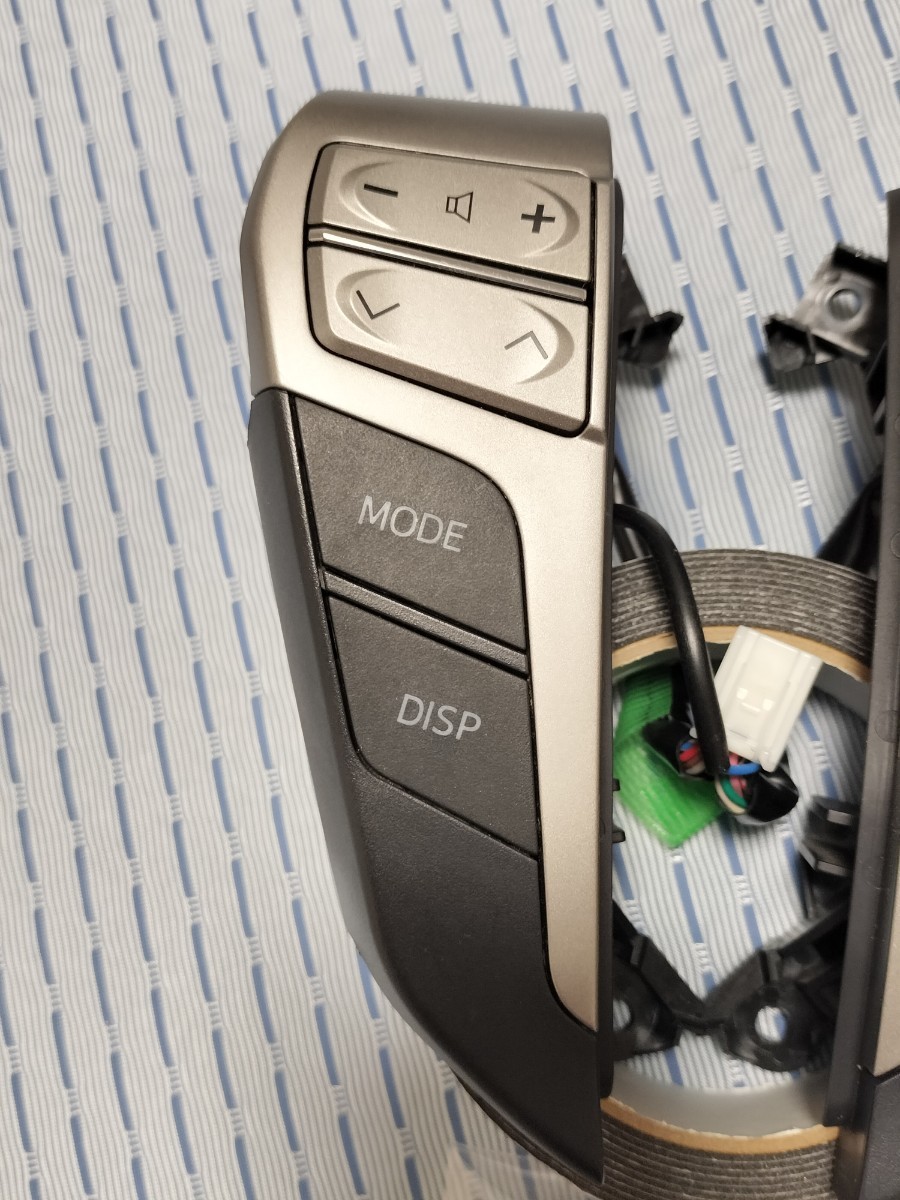 20 アルファード ヴェルファイア ステアリングスイッチ 大人気純正OP LEDホワイト打ち替え品 白色 上級グレード ハンズフリー 　 ヴェルファイア アルファード 0 ステアリングスイッチ左右 ★ヴェルファイア ステアリングスイッチで○○の操作をしよう！(・∀・)（トヨタ