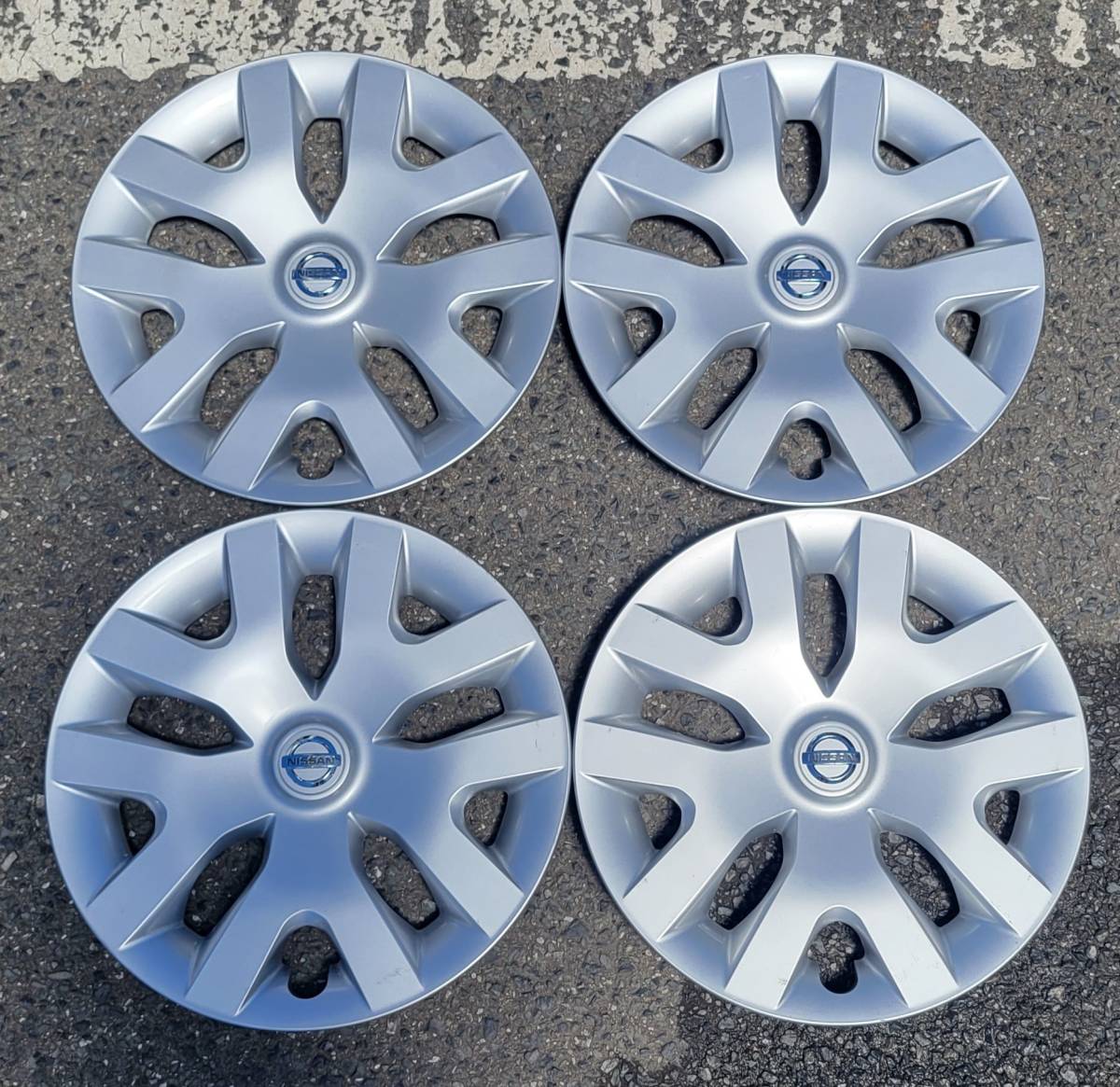 日産 日産ノート 16インチ純正ホイールカバー(4枚セット) ノート 