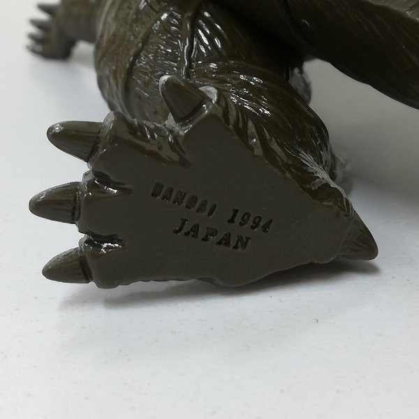 mO585a [日本製] バンダイ パワードモンスターシリーズ パワードゴモラ