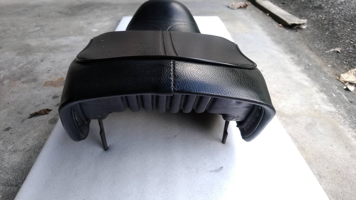 ZZR1100D ディンプル表皮張り替え済シート 1214 激安をお選 縫製済 ZZR1100D D型 シート レザー 表皮 生地 黒 DDC